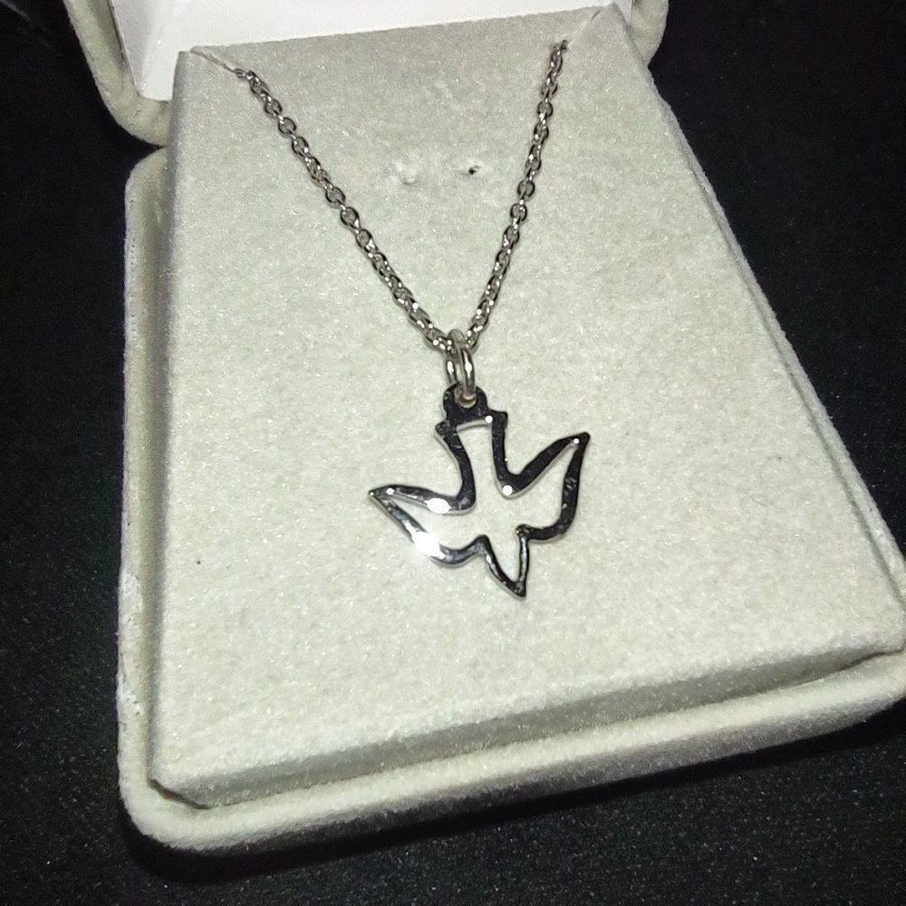 9/16" Sterling Silver Pierced Outline Dove Necklace